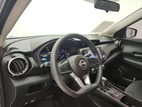 Used 2024 Nissan Kicks SV FWD image 12