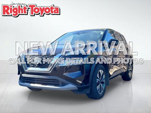 Used 2021 Nissan Rogue SV FWD image 1