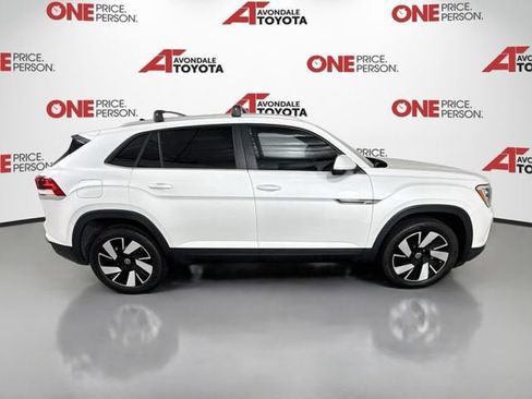 Used 2026 Volkswagen Atlas Cross Sport SE FWD image 8
