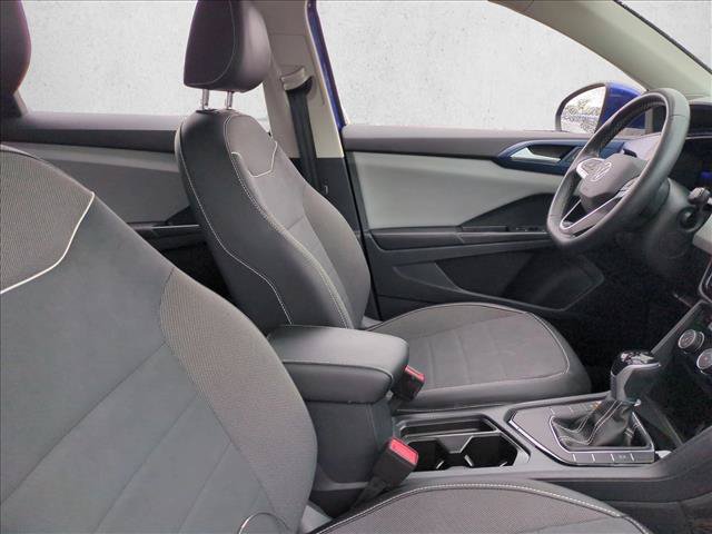 Used 2023 Volkswagen Taos SE w/ Panoramic Sunroof Package FWD image 21