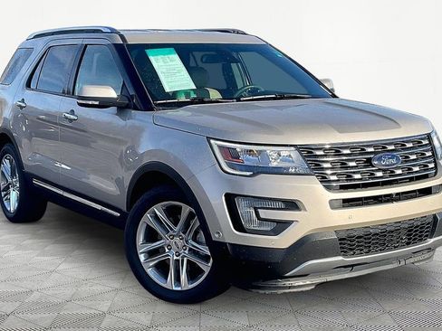 Used 2017 Ford Explorer Limited w/ Equipment Group 301A image 3