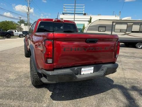 Used 2024 Chevrolet Colorado Trail Boss AWD/4WD image 7
