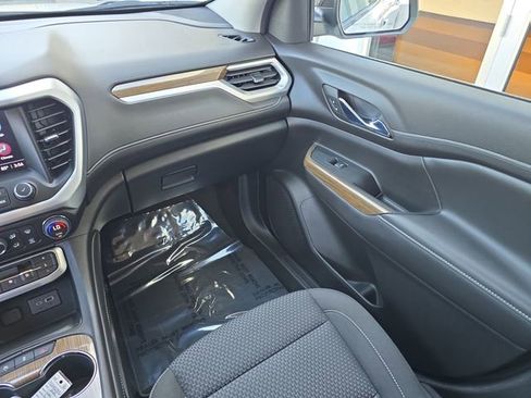 Certified 2023 GMC Acadia SLE w/ Driver Convenience Package FWD image 6