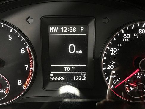 Used 2014 Volkswagen Eos Executive FWD image 27