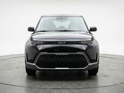 Used 2025 Kia Soul LX w/ LX Technology Package image 2