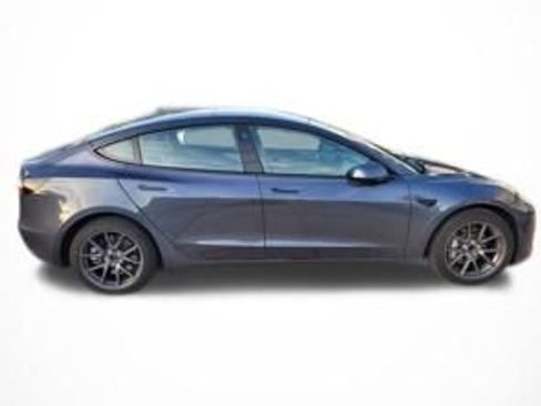Used 2023 Tesla Model 3 Standard Range RWD image 3