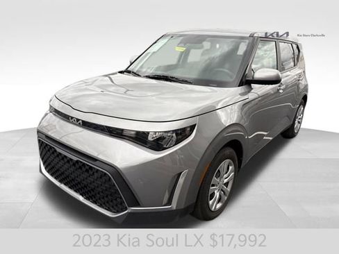 Certified 2023 Kia Soul LX image 4