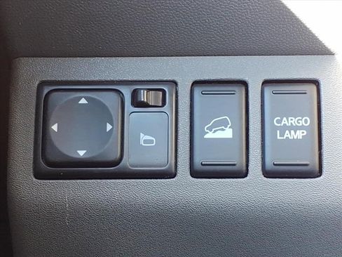 Used 2017 Nissan Frontier SV image 24