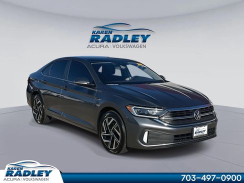 Certified 2022 Volkswagen Jetta SEL image 1