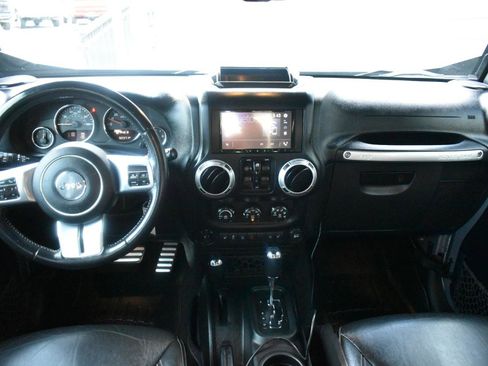 Used 2016 Jeep Wrangler Unlimited Rubicon AWD/4WD image 21