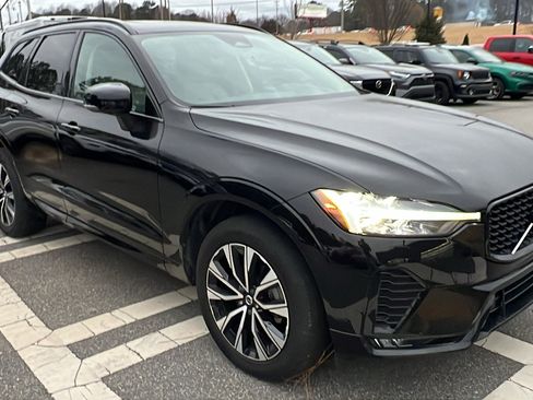 Used 2024 Volvo XC60 B5 Core image 5