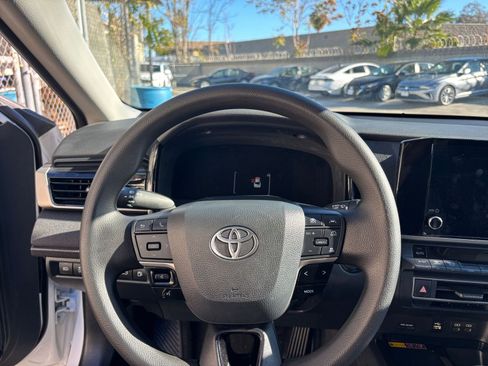 Used 2025 Toyota Camry LE image 34