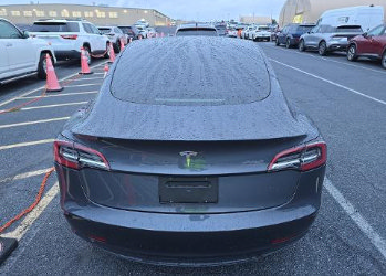 Used 2023 Tesla Model 3 Standard Range RWD image 4