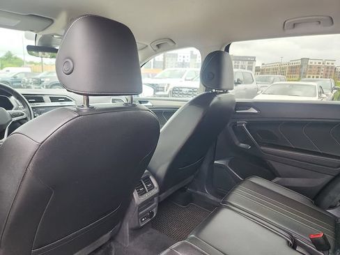 Used 2024 Volkswagen Tiguan SE AWD/4WD image 23