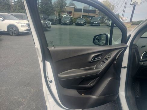 Used 2019 Chevrolet Trax LS w/ Tint and Cruise Package image 26