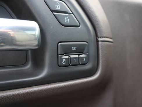Used 2019 Chevrolet Silverado 1500 LTZ image 12