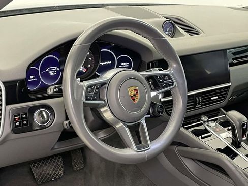 Used 2021 Porsche Cayenne Coupe image 4