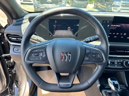 Used 2025 Buick Envista Sport Touring FWD image 12