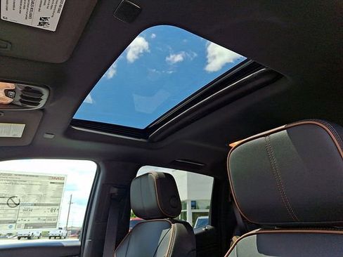 New 2026 GMC Canyon AT4 w/ Technology Plus Package AWD/4WD image 10