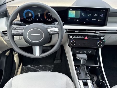 New 2026 Hyundai Tucson SEL image 16