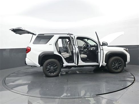 New 2026 Toyota 4Runner SR5 image 30