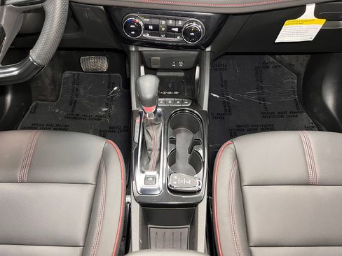 Used 2024 Chevrolet TrailBlazer RS w/ Convenience Package image 12