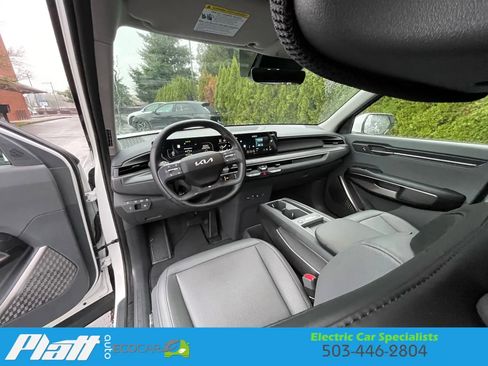 Used 2025 Kia EV9 Light Long Range image 33
