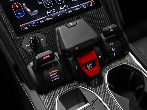 Used 2023 Lamborghini Urus Performante AWD/4WD image 56