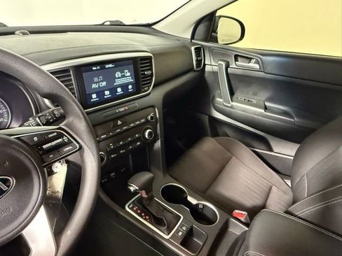 Used 2022 Kia Sportage LX image 27