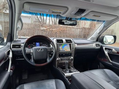Used 2019 Lexus GX 460 image 13