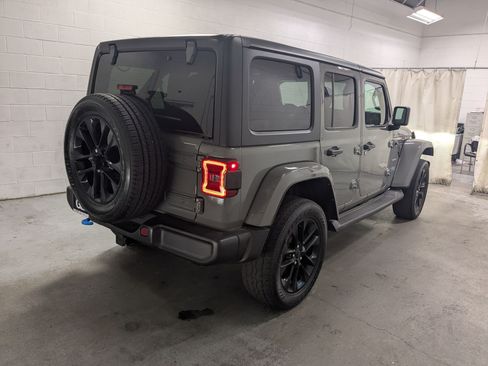 Used 2023 Jeep Wrangler Unlimited Sahara w/ Cold Weather Group AWD/4WD image 7