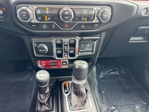 Certified 2020 Jeep Wrangler Unlimited Rubicon w/ Dual Top Group AWD/4WD image 21