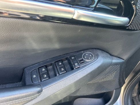 Certified 2022 Kia Seltos EX image 17