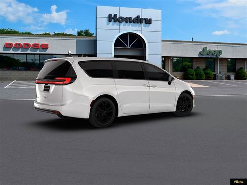 New 2026 Chrysler Pacifica Select image 8