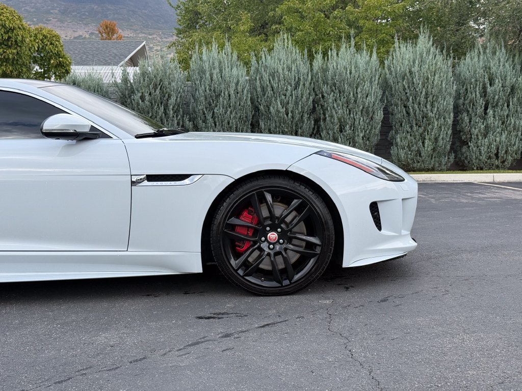 Used 2016 Jaguar F-TYPE R AWD/4WD image 6