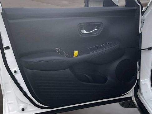 Certified 2025 Honda HR-V LX image 19