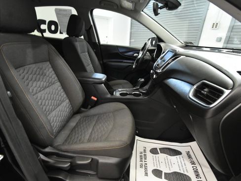 Used 2020 Chevrolet Equinox LT image 17