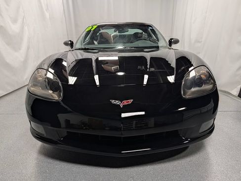 Used 2007 Chevrolet Corvette Coupe w/ Performance Package RWD image 8