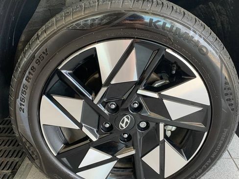 Certified 2024 Hyundai Kona SEL AWD/4WD image 17