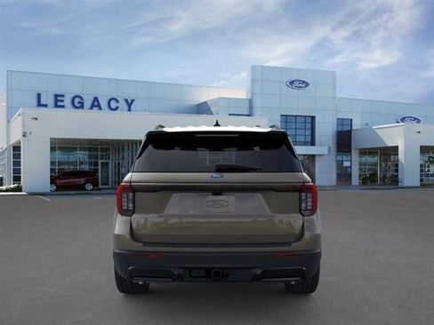 New 2026 Ford Explorer ST-Line w/ ST-Line Street Pack RWD image 5