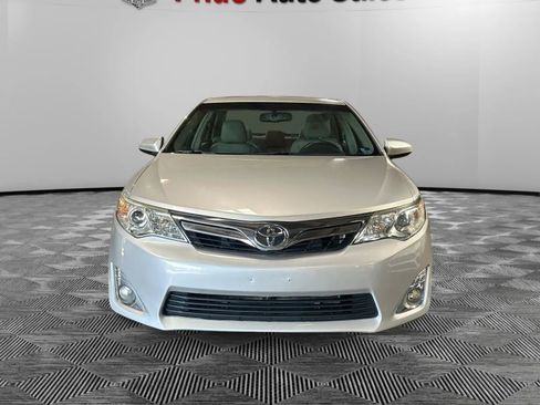 Used 2012 Toyota Camry XLE w/ Leather Pkg FWD image 2