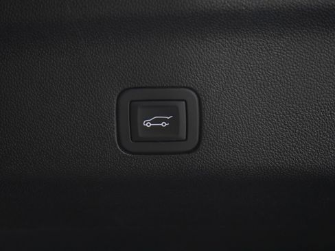 Used 2024 GMC Yukon XL SLT w/ SLT Premium Package AWD/4WD image 18