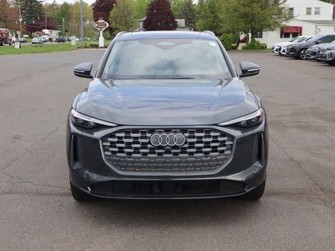 Used 2025 Audi Q5 Premium Plus w/ Premium Plus AWD/4WD image 2