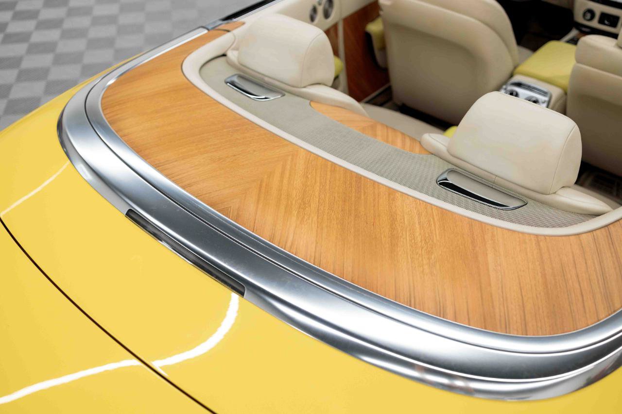 Used 2017 Rolls-Royce Dawn RWD image 76