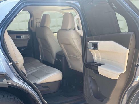 Used 2021 Ford Explorer Platinum w/ Equipment Group 601A image 26