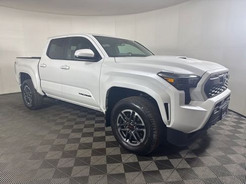 Used 2024 Toyota Tacoma TRD Sport image 1