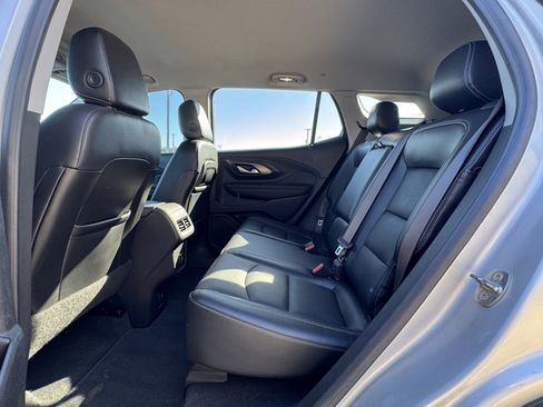 Used 2022 GMC Terrain SLT w/ Infotainment Package II image 8