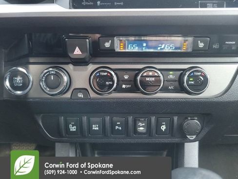 Used 2017 Toyota Tacoma TRD Off-Road image 29