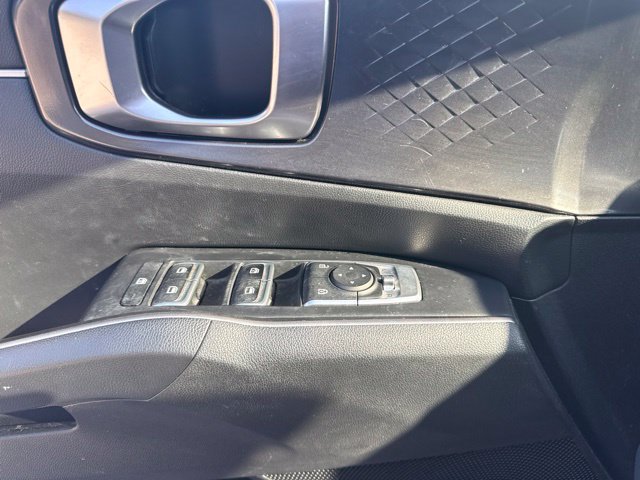 Used 2021 Kia Sorento LX AWD/4WD image 11