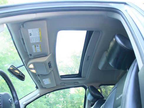 Used 2011 Nissan Armada Platinum w/ 2nd Row Captain Seat Pkg AWD/4WD image 10